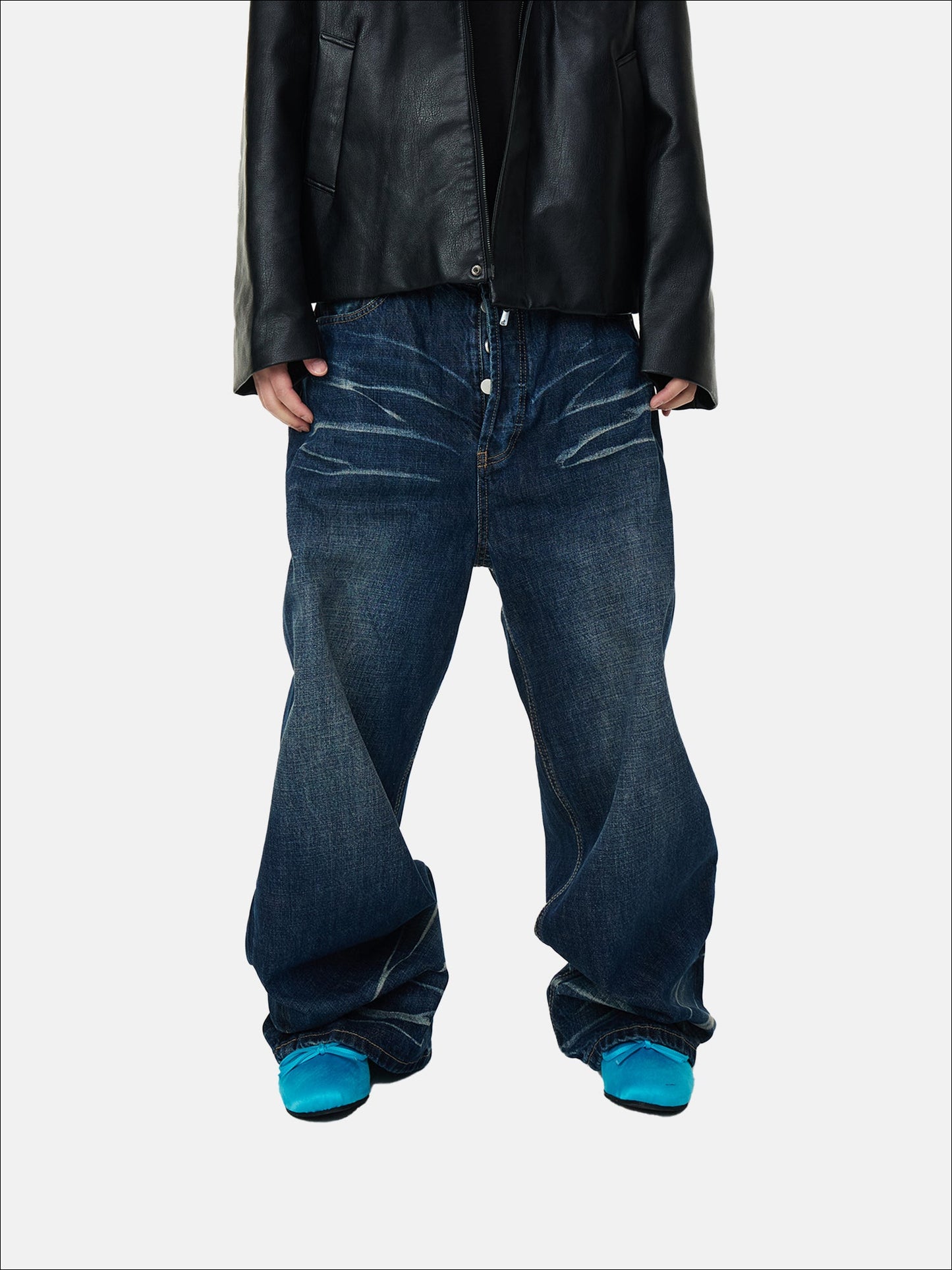 Oversized Motion Jeans